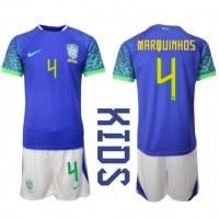 Camiseta Brasil Marquinhos #4 Segunda Equipación Replica Mundial 2022 para niños mangas cortas (+ Pantalones cortos)